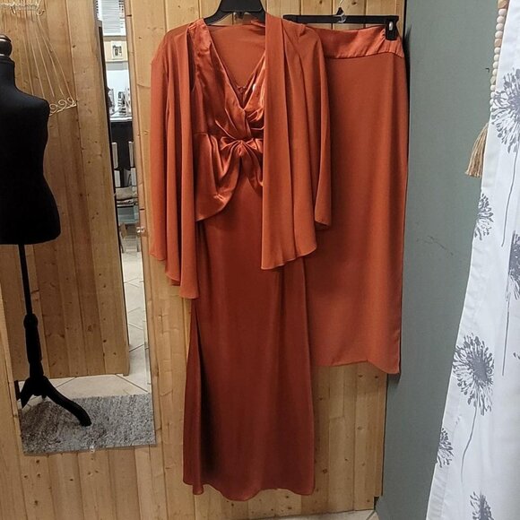 Stunning Orange Satin Three-Piece Bridesmaid Dress - Size 4 - Picture 1 of 5